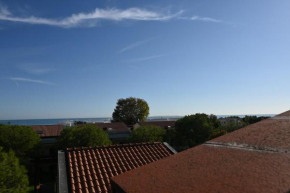 M328 - Marcelli, bilocale con vista mare